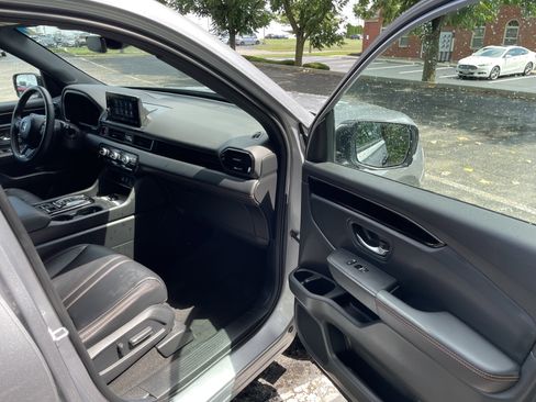 Certified 2024 Honda Pilot TrailSport image 15