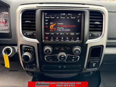 Used 2019 RAM 1500 Classic SLT w/ Luxury Group AWD/4WD image 18