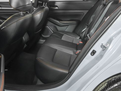 Used 2024 Nissan Altima 2.5 SR image 34