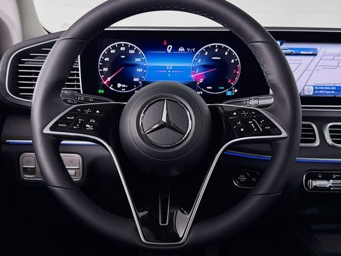New 2026 Mercedes-Benz GLS 450 4MATIC image 18