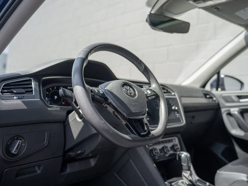 Used 2021 Volkswagen Tiguan SEL AWD/4WD image 4