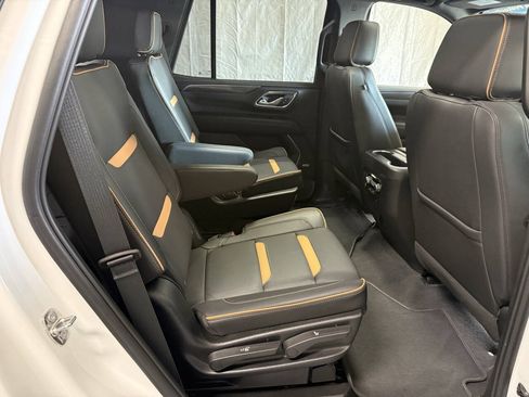 Used 2024 GMC Yukon AT4 w/ Technology Package AWD/4WD image 19