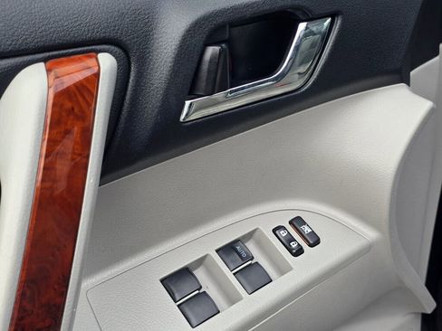 Used 2013 Toyota Highlander Limited image 24