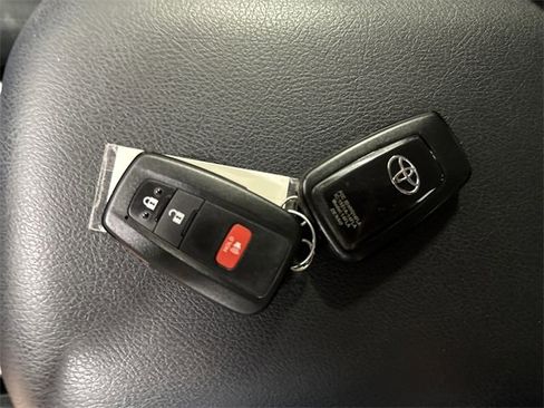 Used 2022 Toyota 4Runner SR5 image 36