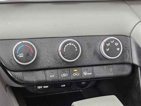 Used 2025 Hyundai Elantra SE image 20