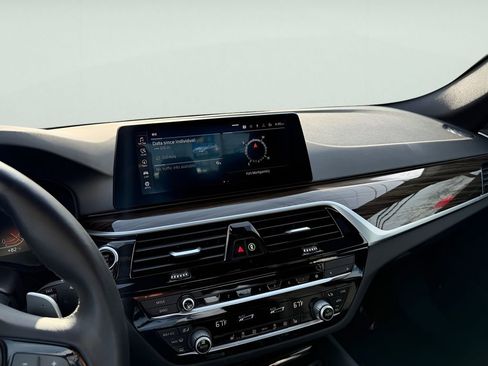 Used 2020 BMW 530i xDrive w/ Premium Package image 26