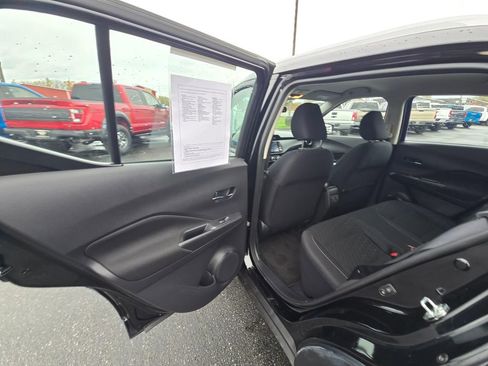 Used 2024 Nissan Kicks SV image 17