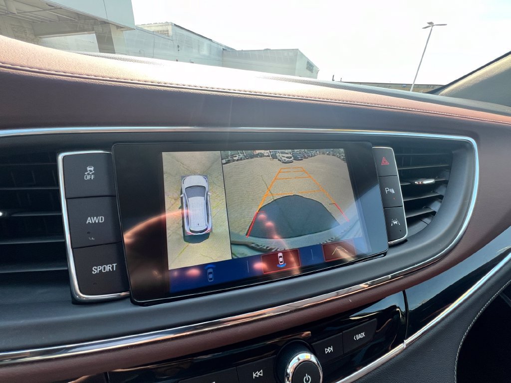 Used 2018 Buick Enclave Avenir w/ Avenir Technology Package AWD/4WD image 29