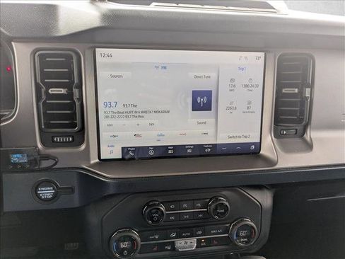 Used 2023 Ford Bronco Outer Banks w/ Sasquatch Package image 12