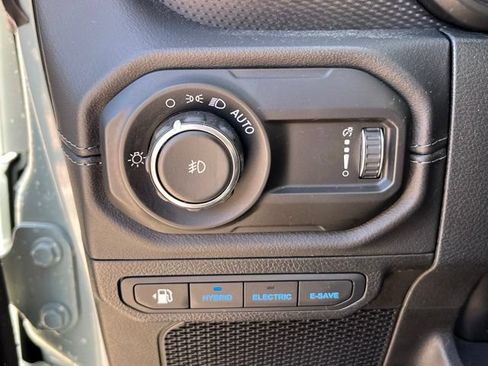 Used 2024 Jeep Wrangler Unlimited Rubicon 4xe AWD/4WD image 23