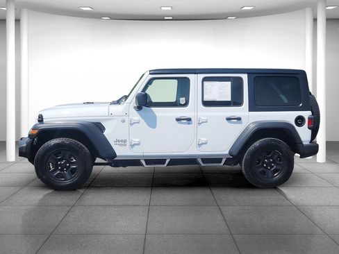 Used 2018 Jeep Wrangler Unlimited Sport AWD/4WD image 4
