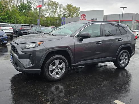 Certified 2022 Toyota RAV4 LE AWD/4WD image 2