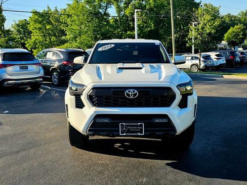 Used 2024 Toyota Tacoma TRD Sport AWD/4WD image 2