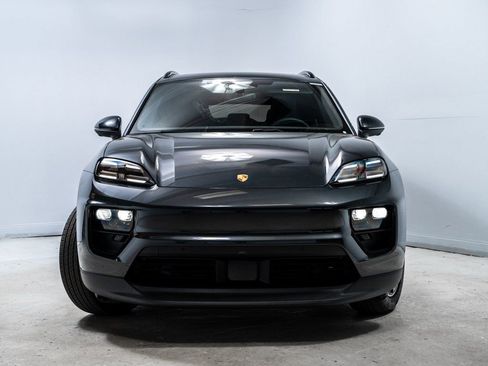 New 2026 Porsche Macan 4 Electric image 10