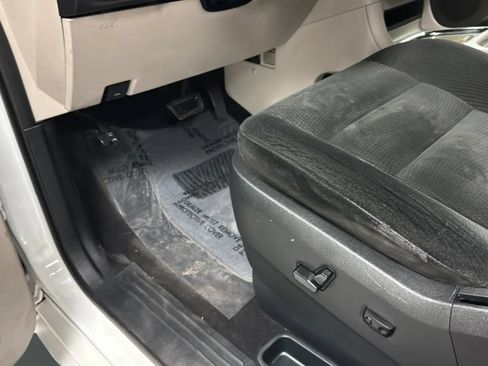 Used 2015 Dodge Grand Caravan SXT FWD image 27