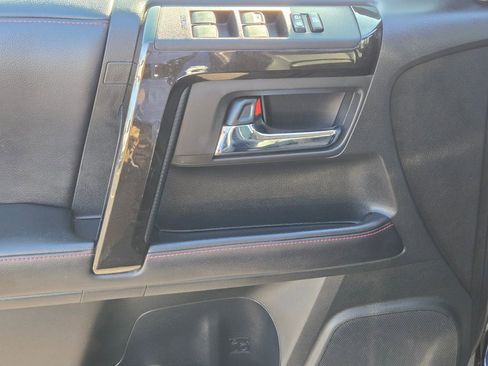 Used 2019 Toyota 4Runner TRD Off-Road Premium AWD/4WD image 17