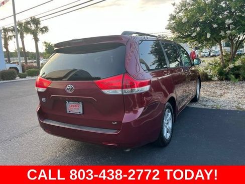 Used 2014 Toyota Sienna LE FWD image 3