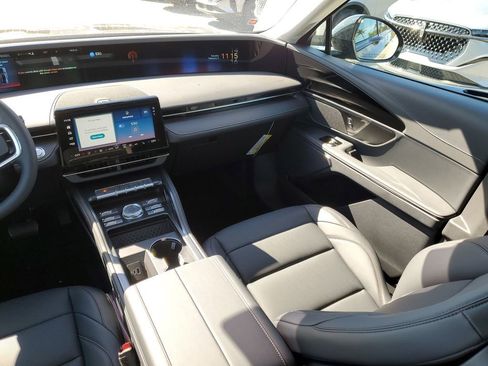 New 2026 Lincoln Nautilus Premier AWD/4WD image 16