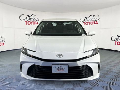 Used 2025 Toyota Camry LE image 3