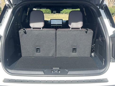 New 2026 Ford Explorer Platinum image 24