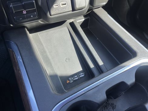 Used 2021 Chevrolet Silverado 1500 High Country w/ Technology Package image 32