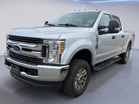 Used 2019 Ford F250 XL w/ STX Appearance Package image 2