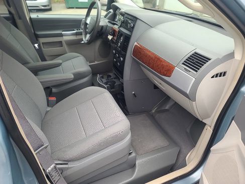 Used 2008 Chrysler Town & Country Touring w/ Trailer Tow Group FWD image 17