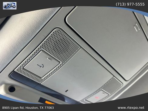 Used 2018 Land Rover Discovery Sport SE AWD/4WD image 40