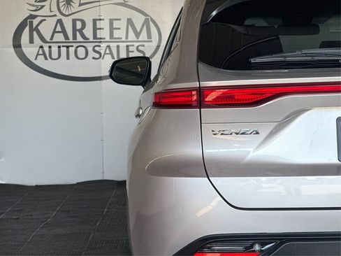 Used 2021 Toyota Venza LE w/ Carpet Mat Package (TMS) AWD/4WD image 21