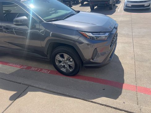 Used 2024 Toyota RAV4 XLE w/ Convenience Package FWD image 4