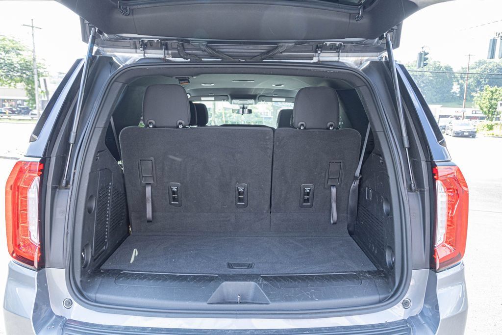 Used 2022 GMC Yukon SLE w/ Gmc Pro Safety Plus Package AWD/4WD image 30