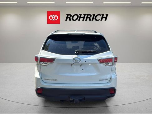 Used 2016 Toyota Highlander XLE AWD/4WD image 7