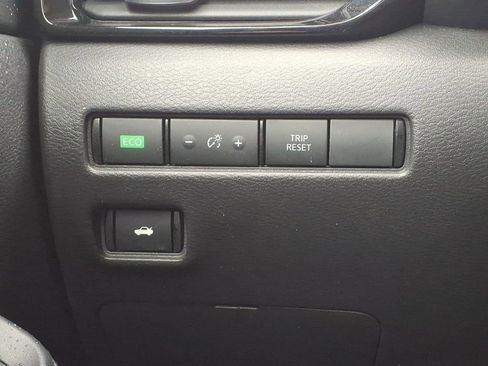 Used 2025 Nissan Sentra SV w/ Trunk Package FWD image 25