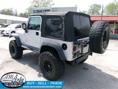 Used 2006 Jeep Wrangler Rubicon image 3
