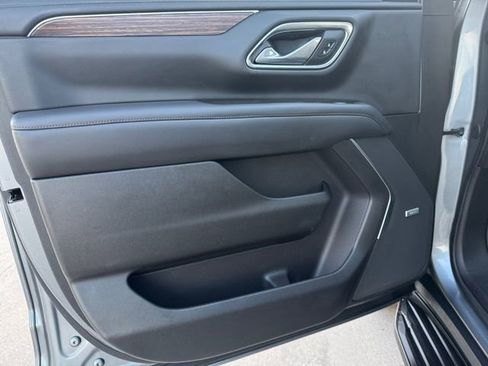 Used 2021 Chevrolet Suburban High Country image 4