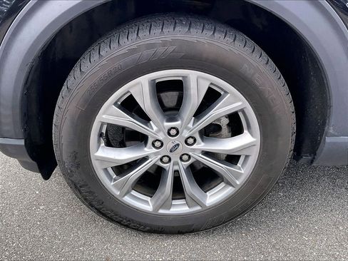 Used 2020 Ford Explorer XLT w/ Equipment Group 202A AWD/4WD image 7