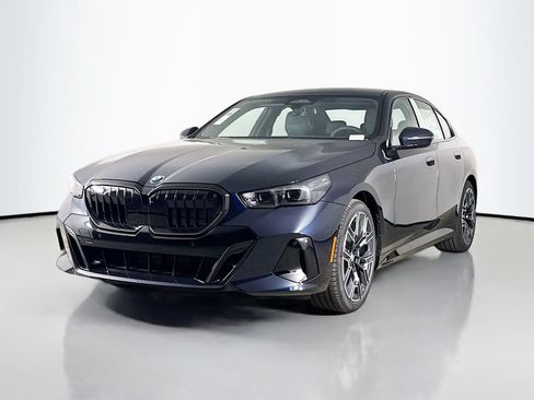 New 2026 BMW 530i RWD image 3