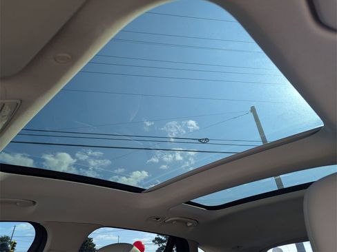 Used 2022 Mercedes-Benz GLC 300 GLC 300 w/ Premium Package Lite image 14