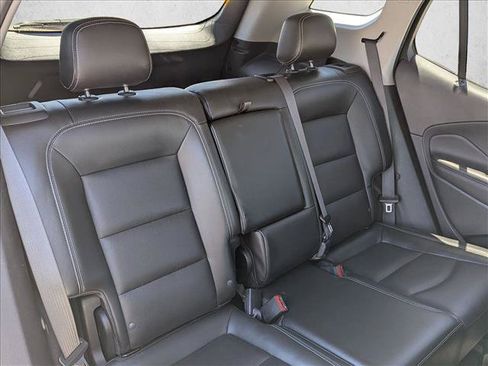Used 2022 GMC Terrain SLT AWD/4WD image 18
