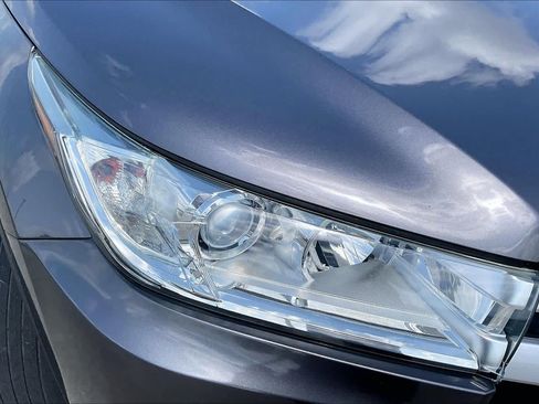 Used 2018 Toyota Highlander LE FWD image 26