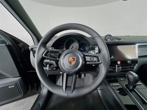 New 2026 Porsche Macan image 12
