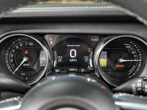 Used 2023 Jeep Wrangler Unlimited Sahara AWD/4WD image 22