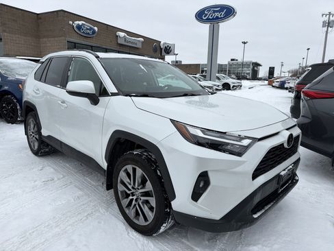 Used 2023 Toyota RAV4 XLE Premium image 2