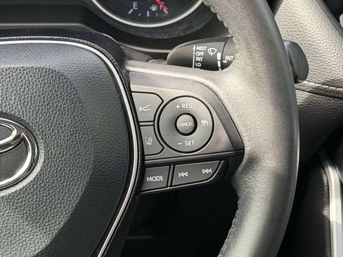 Used 2021 Toyota RAV4 XLE Premium FWD image 13
