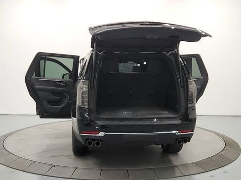 Used 2025 Chevrolet Tahoe Premier RWD image 15