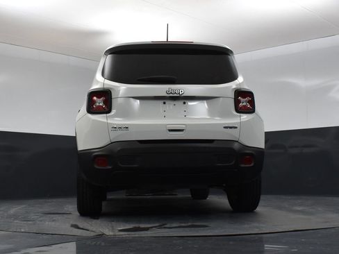 Used 2021 Jeep Renegade Latitude AWD/4WD image 32