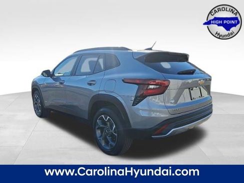 Used 2024 Chevrolet Trax LT image 4