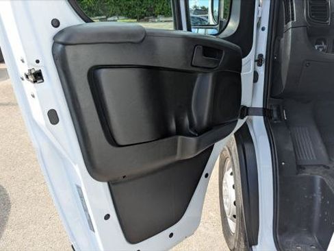Used 2023 RAM ProMaster 2500 FWD image 9