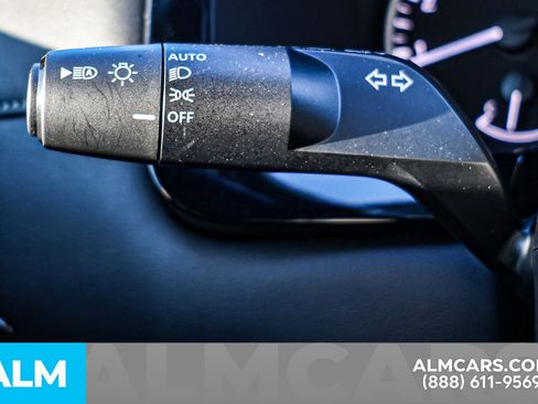 Used 2025 Nissan Pathfinder SV image 30