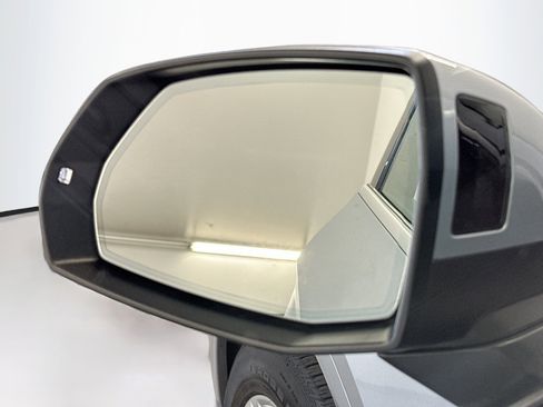 Used 2023 Audi Q5 Premium w/ Convenience Package image 16